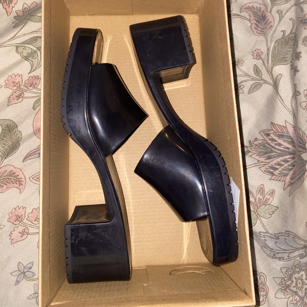 NWOT Steve Madden #Y2K Inspired Patent Leather Black Heeled Sandals